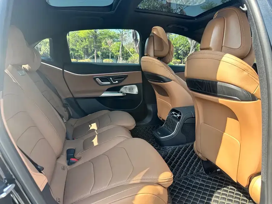 Mercedes-Benz E-Class Mercedes-Benz E-Class 2025 facelift E 300 L luxury sports model 2025 — миниатюра 4