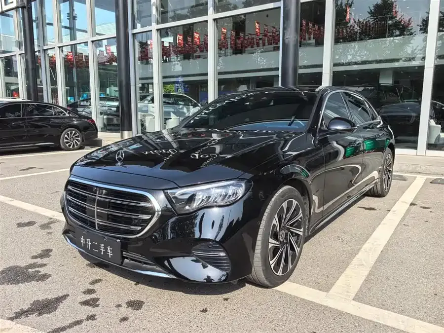 Mercedes-Benz E-Class 2024