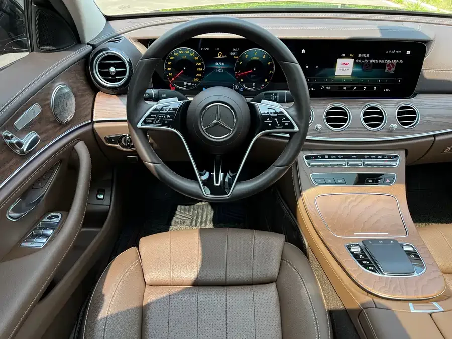 Mercedes-Benz E-Class Mercedes-Benz E-Class 2023 facelift E 260 L 2023 — миниатюра 3
