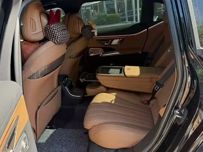 Mercedes-Benz E-Class Mercedes-Benz E-Class 2025 facelift E 300 L Luxury Edition 2025 — миниатюра 4
