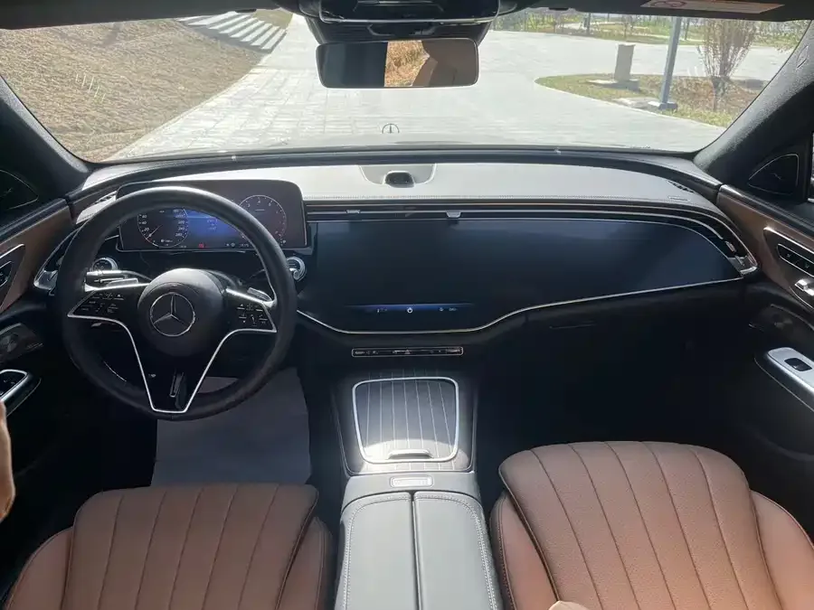 Mercedes-Benz E-Class 2026 Mercedes-Benz E-Class E 300 L Luxury 2026 — миниатюра 3