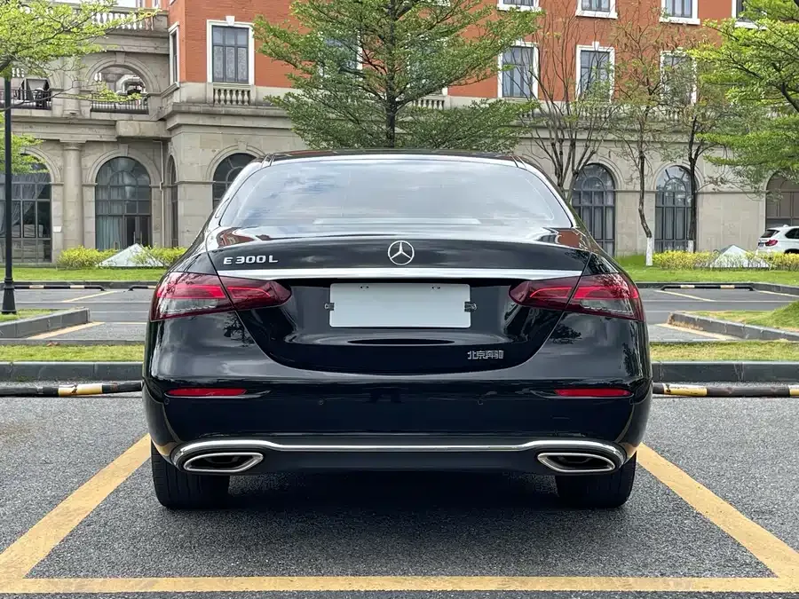 Mercedes-Benz E-Class Mercedes-Benz E-Class 2023 facelift E 300 L Luxury Edition 2023 — миниатюра 2