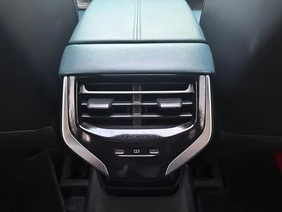 MG 7 MG7 2023 2.0T Automatic Beauty Hunter Luxury Edition 2023 — миниатюра 3