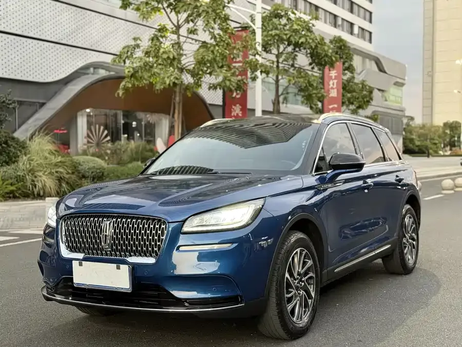 Lincoln Adventurer 2022