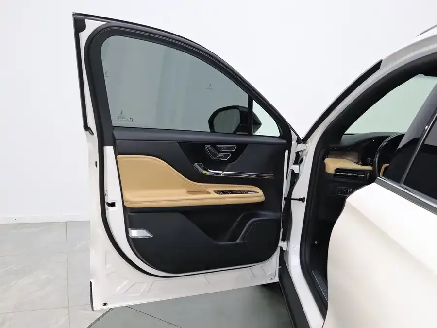 Lincoln Adventurer 2022 Explorer 2.0T 2WD Elegant Edition 2022 — миниатюра 4