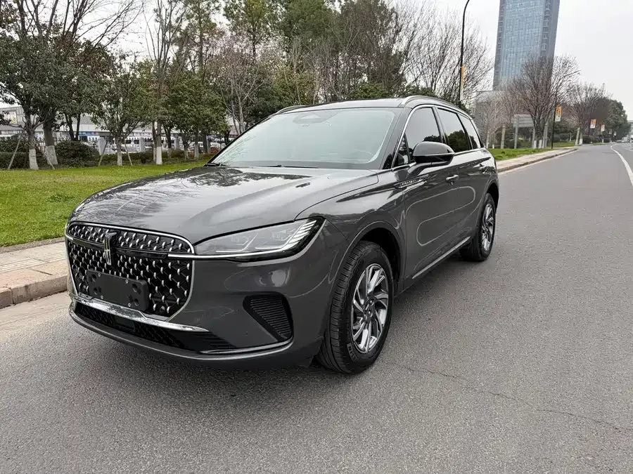Lincoln Adventurer 2024