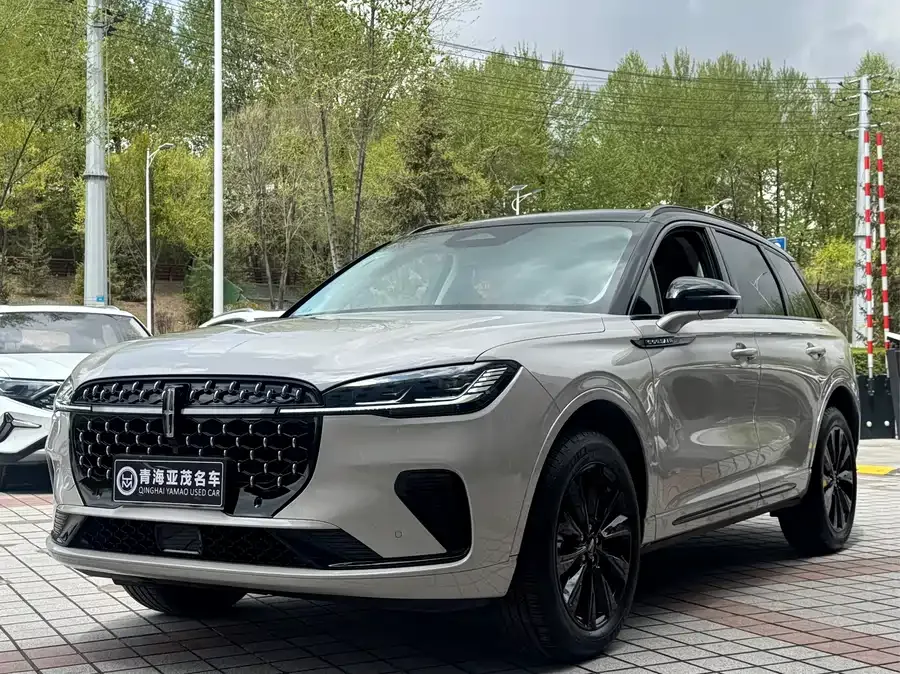 Lincoln Adventurer 2025
