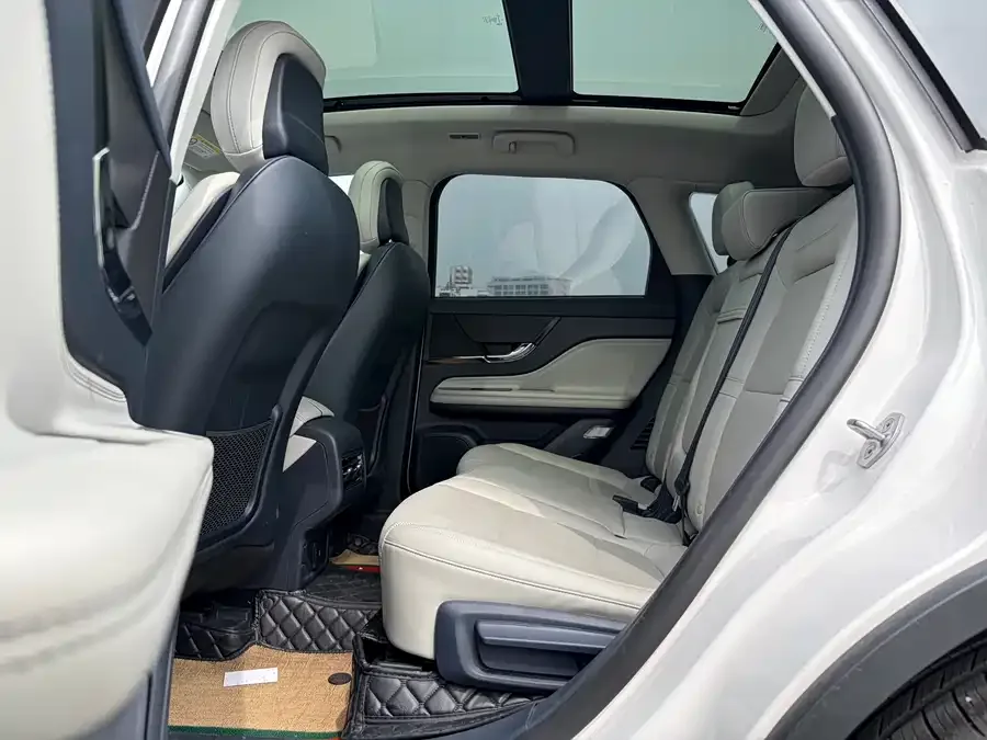 Lincoln Adventurer Adventurer 2023 2.0T 2WD Premium Edition 2023 — миниатюра 3