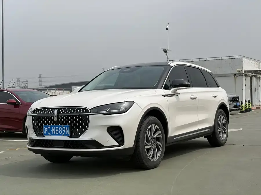 Lincoln Adventurer 2023