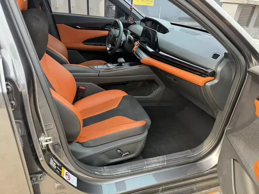Changan UNI-V Changan UNI-V 2023 1.5T Sports Edition 2023 — миниатюра 4