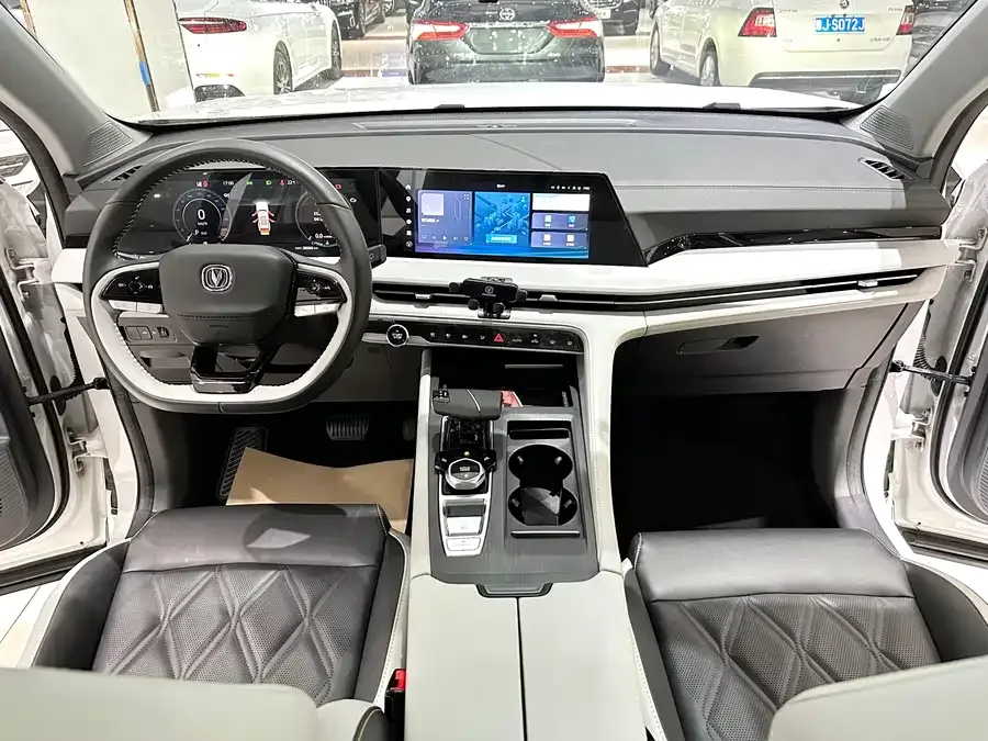 Changan CS75PLUS Changan CS75PLUS 2023 third-generation 1.5T automatic premium model 2024 — миниатюра 4