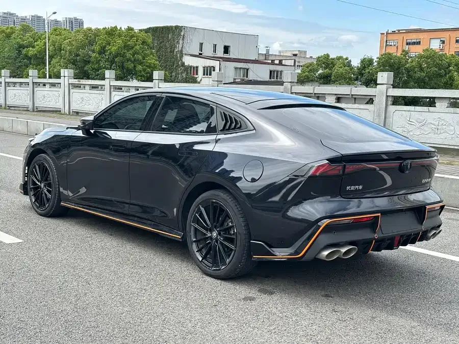 Changan UNI-V Changan UNI-V 2023 1.5T Sports Edition 2023 — миниатюра 3