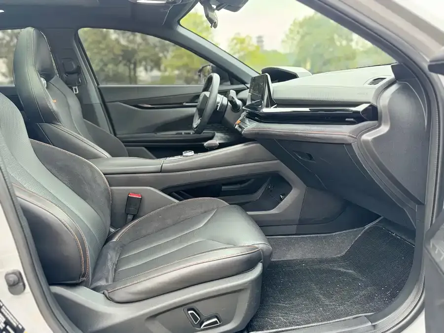 Changan UNI-V Changan UNI-V 2022 2.0T Speed Edition 2023 — миниатюра 4