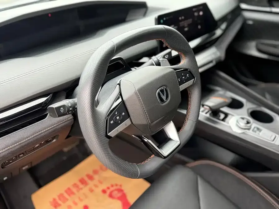 Changan UNI-V Changan UNI-V 2022 2.0T Speed Edition 2023 — миниатюра 5