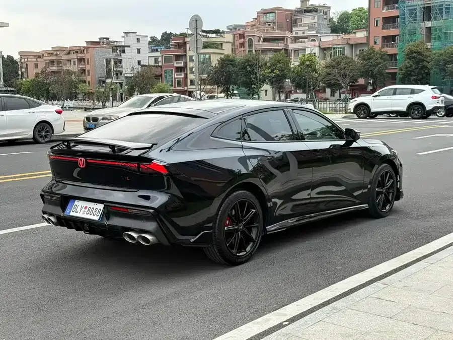 Changan UNI-V Changan UNI-V 2023 2.0T Speed Edition 2023 — миниатюра 2