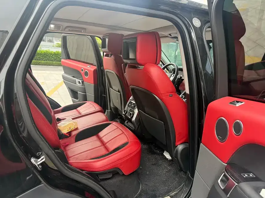 Land Rover Range Rover Sport Range Rover Sport 2022 3.0 L6 Black Edition 2022 — миниатюра 4