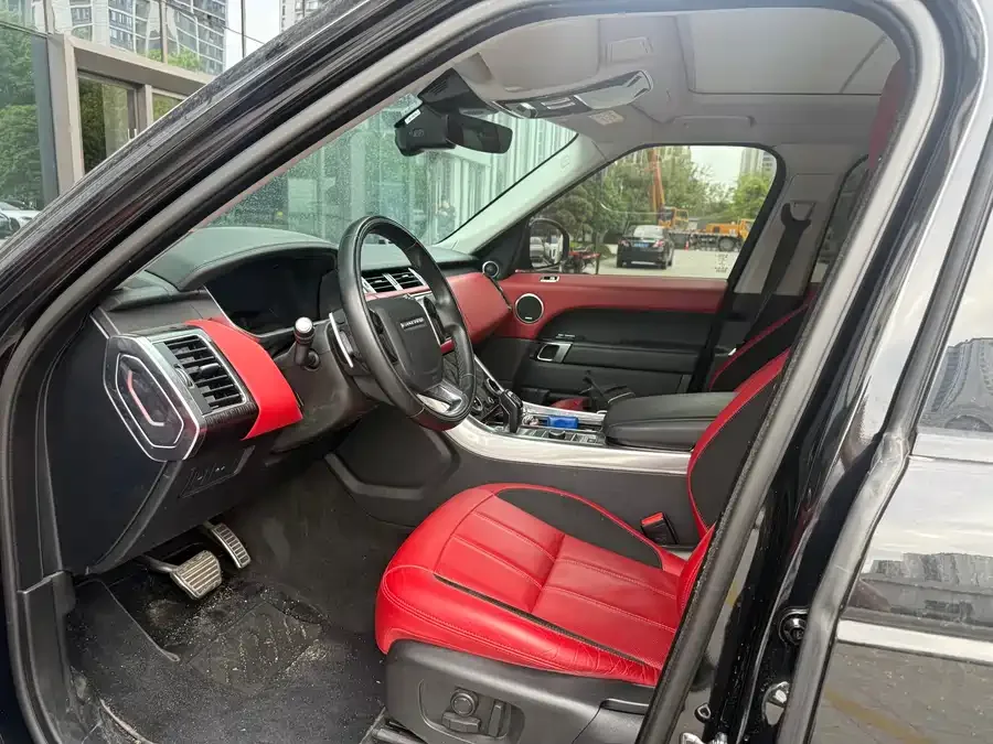 Land Rover Range Rover Sport Range Rover Sport 2022 3.0 L6 Black Edition 2022 — миниатюра 5