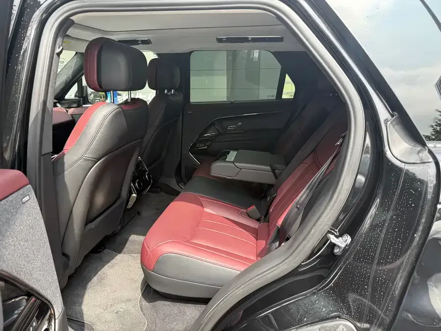 Land Rover Range Rover Sport Range Rover Sport 2024 400PS Classic Edition 2024 — миниатюра 2