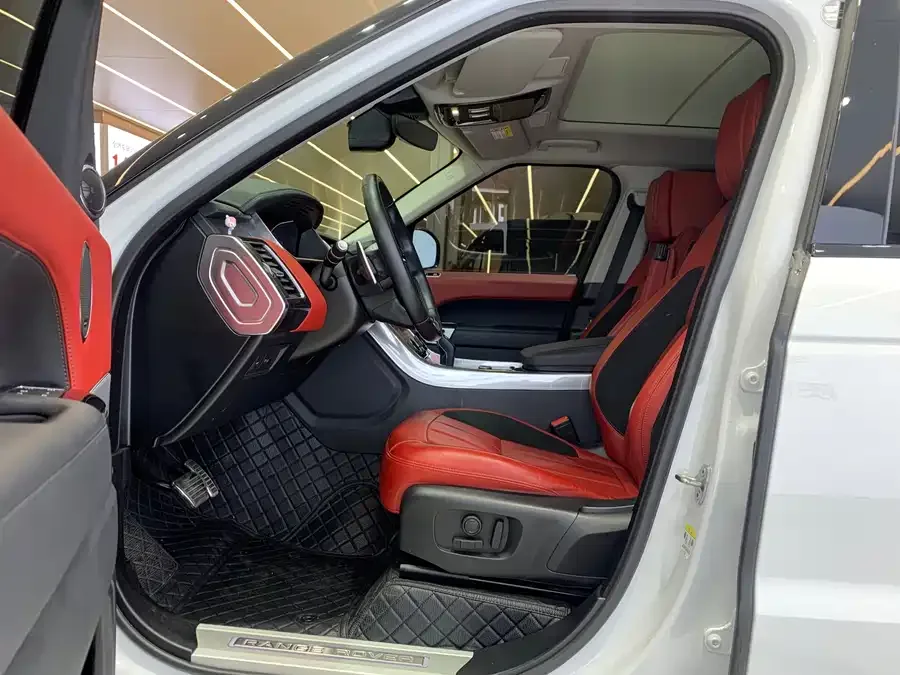 Land Rover Range Rover Sport Range Rover Sport 2022 3.0 L6 Black Edition 2022 — миниатюра 3