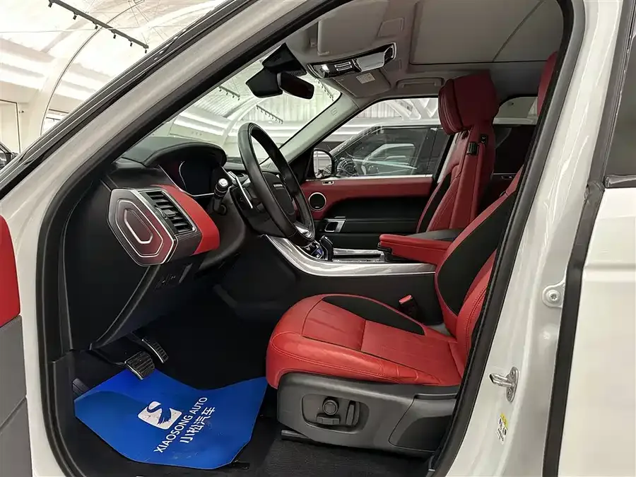 Land Rover Range Rover Sport Range Rover Sport 2022 3.0 L6 Black Edition 2022 — миниатюра 3