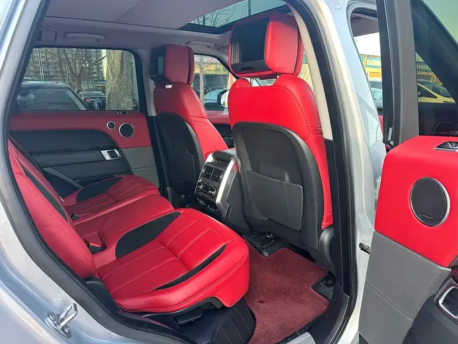 Land Rover Range Rover Sport Range Rover Sport 2022 3.0 L6 Black Edition 2022 — миниатюра 3