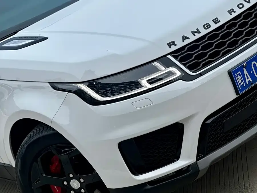 Land Rover Range Rover Sport Range Rover Sport 2022 3.0L6 SE 2022 — миниатюра 2