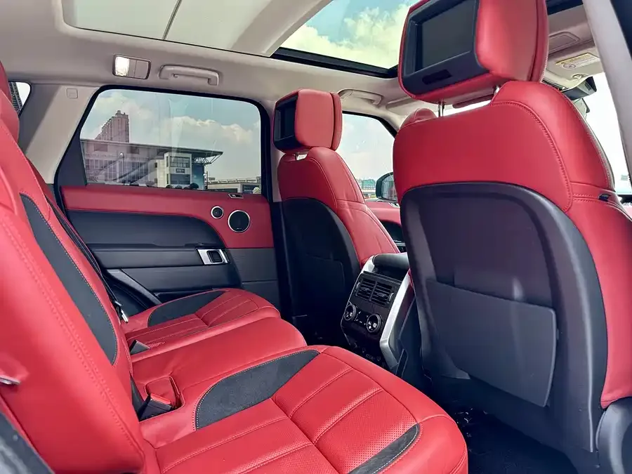 Land Rover Range Rover Sport Range Rover Sport 2022 3.0 L6 Black Edition 2022 — миниатюра 3