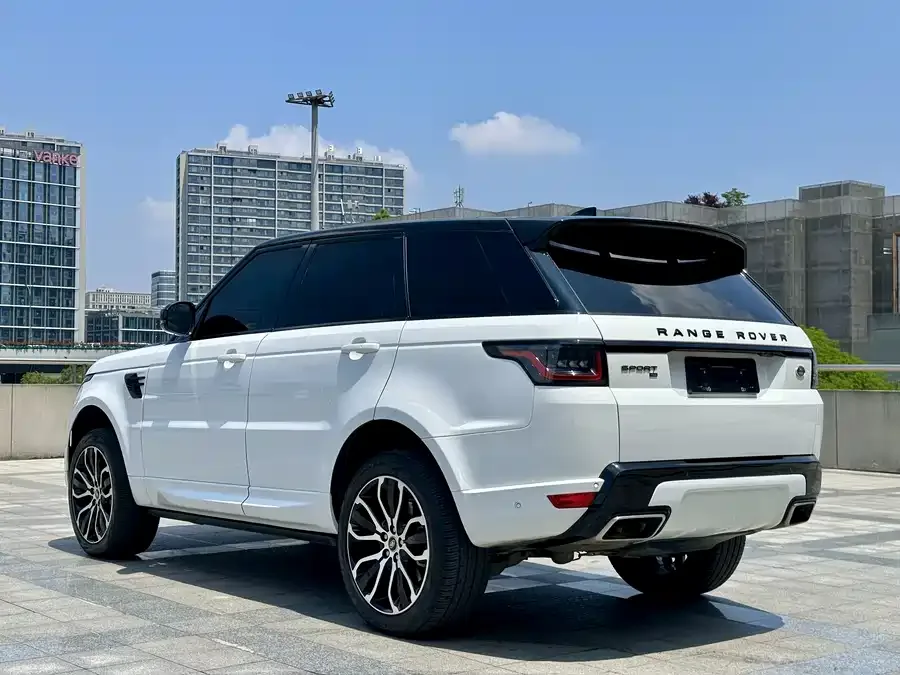 Land Rover Range Rover Sport Range Rover Sport 2022 3.0 L6 Black Edition 2022 — миниатюра 4