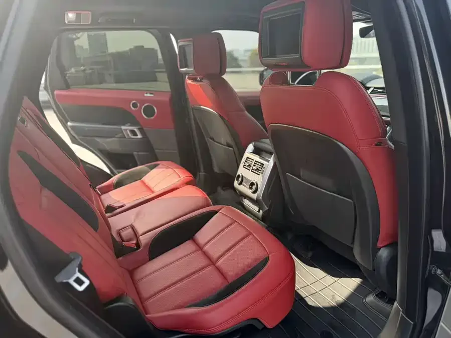 Land Rover Range Rover Sport Range Rover Sport 2022 3.0 L6 Black Edition 2022 — миниатюра 3