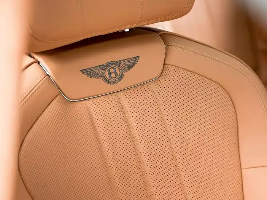 Bentley Flying Spur Flying Spur 2024 4.0T V8 Standard Edition 2026 — миниатюра 3