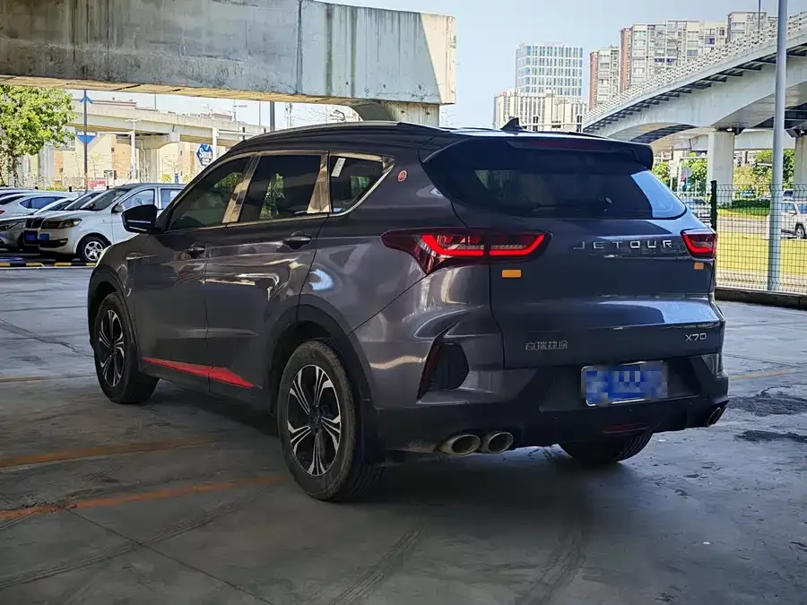 Jetour X70 Jietu X70 2023 1.5T DCT Dream Edition 7-seater 2023 — миниатюра 3