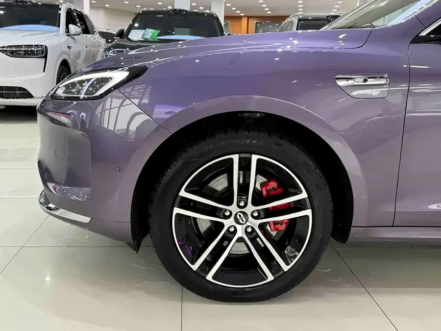 AITO M5 M5 2025 Extended Range Ultra 4WD Edition 2025 — миниатюра 2