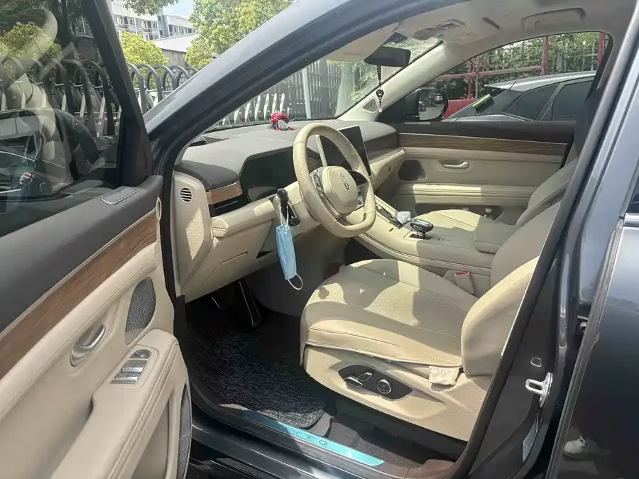 AITO M7 QM7 2024 1.5T RWD Plus Edition 5 Seaters 2023 — миниатюра 3