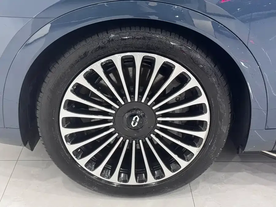 AITO M9 M9 2024 Extended Range Ultra Edition 42kWh 6-seater Edition 2025 — миниатюра 5