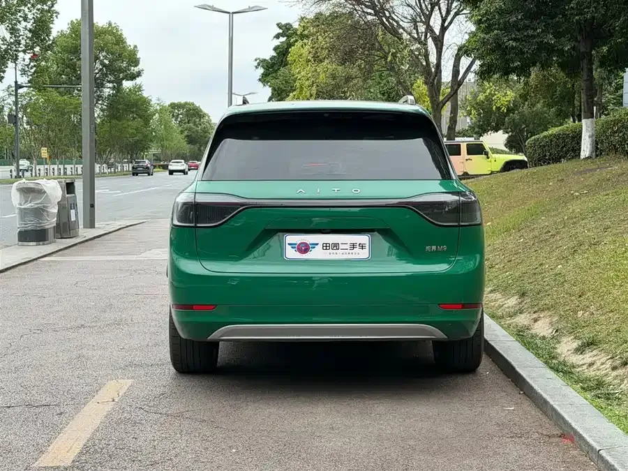 AITO M9 M9 2024 Extended Range Ultra Edition 42kWh 6-seater Edition 2024 — миниатюра 2