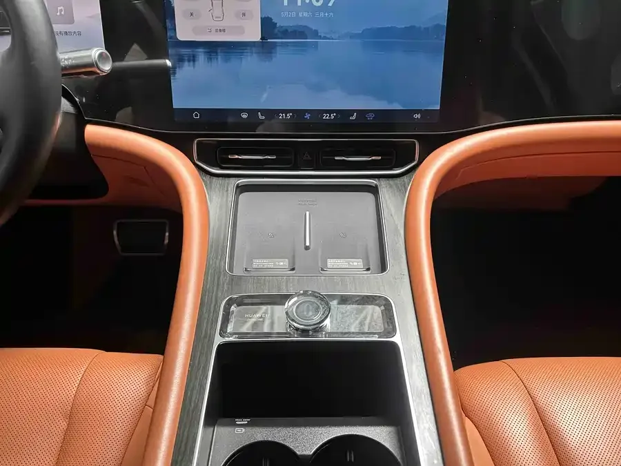 AITO M9 M9 2024 Extended Range Ultra Edition 42kWh 6-seater Edition 2024 — миниатюра 3