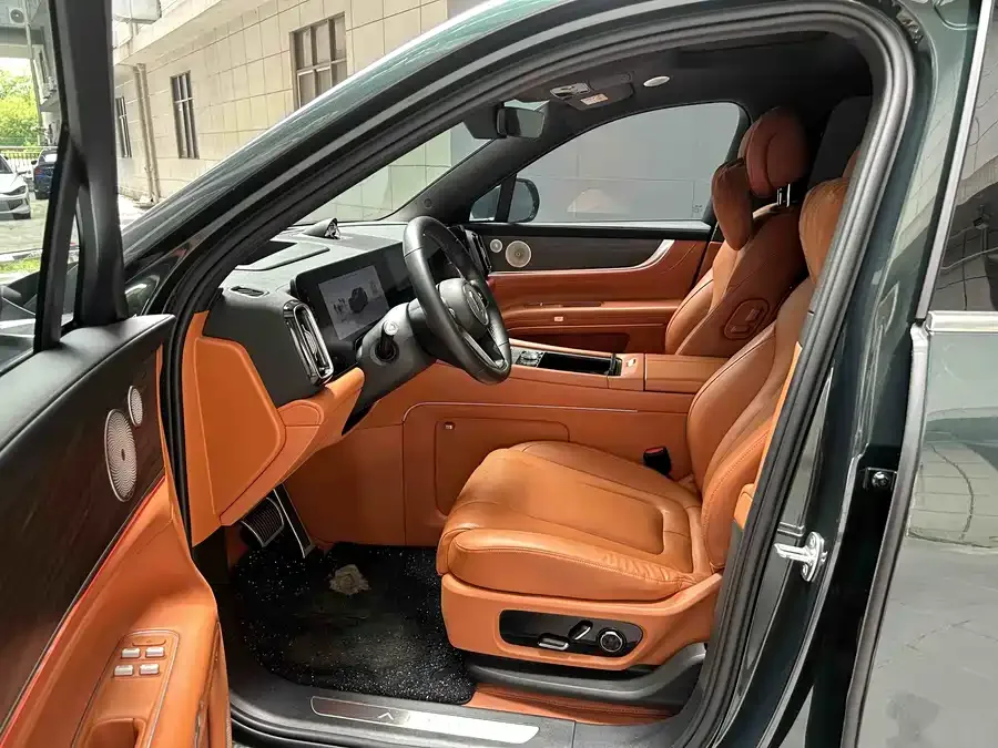 AITO M9 M9 2024 Extended Range Ultra Edition 42kWh 6-seater Edition 2024 — миниатюра 4