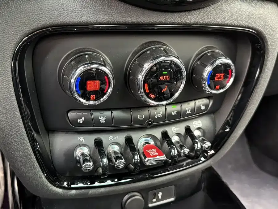 MINI JCW CLUBMAN MINI JCW CLUBMAN 2022 2.0T JOHN COOPER WORKS ALL-IN 2022 — миниатюра 3