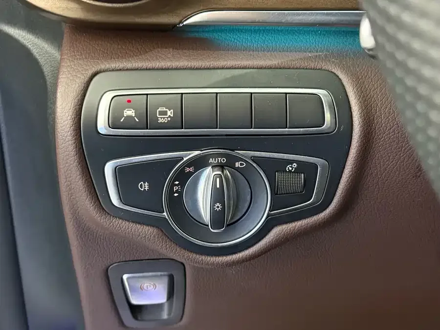 Mercedes-Benz Class V Mercedes-Benz V-Class 2022 V 260 L Long Wheelbase Luxury Edition 2023 — миниатюра 3