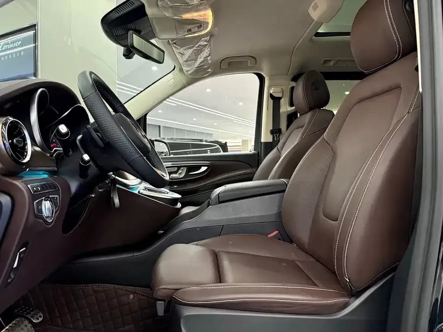 Mercedes-Benz Class V Mercedes-Benz V-Class 2022 V 260 L Long Wheelbase Luxury Edition 2023 — миниатюра 4
