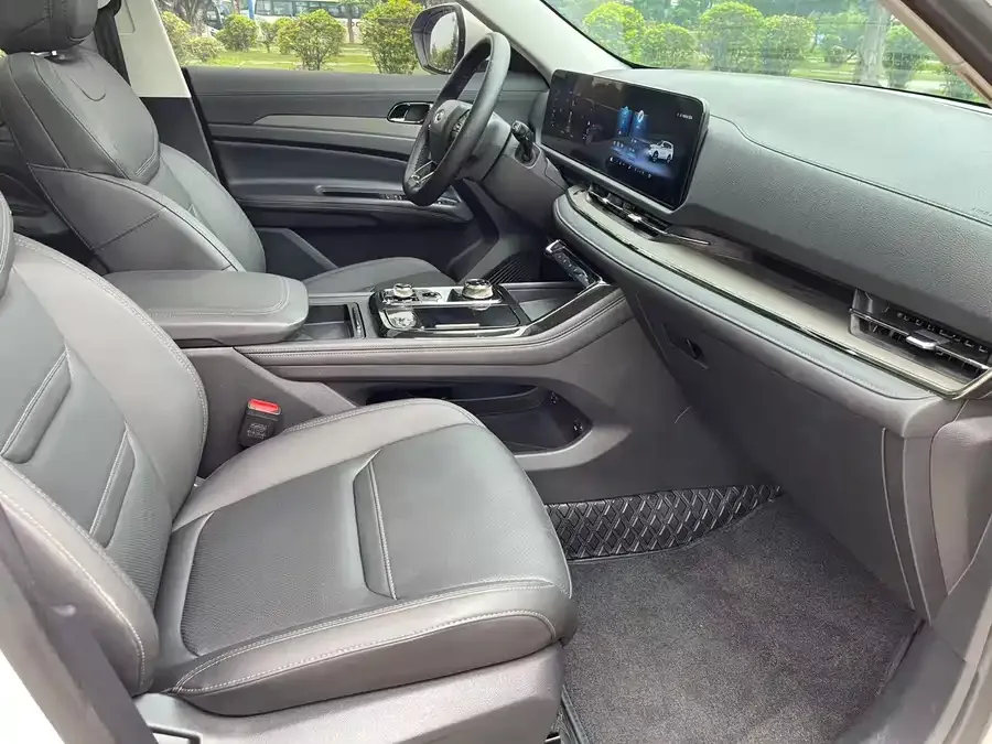 Ford Lingrui 2023 EcoBoost 170 Platinum Edition 2023 — миниатюра 5
