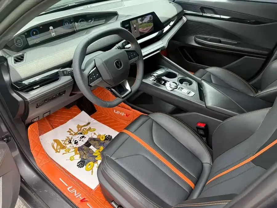 Changan UNI-V Changan UNI-V 2024 1.5T premium model 2025 — миниатюра 4