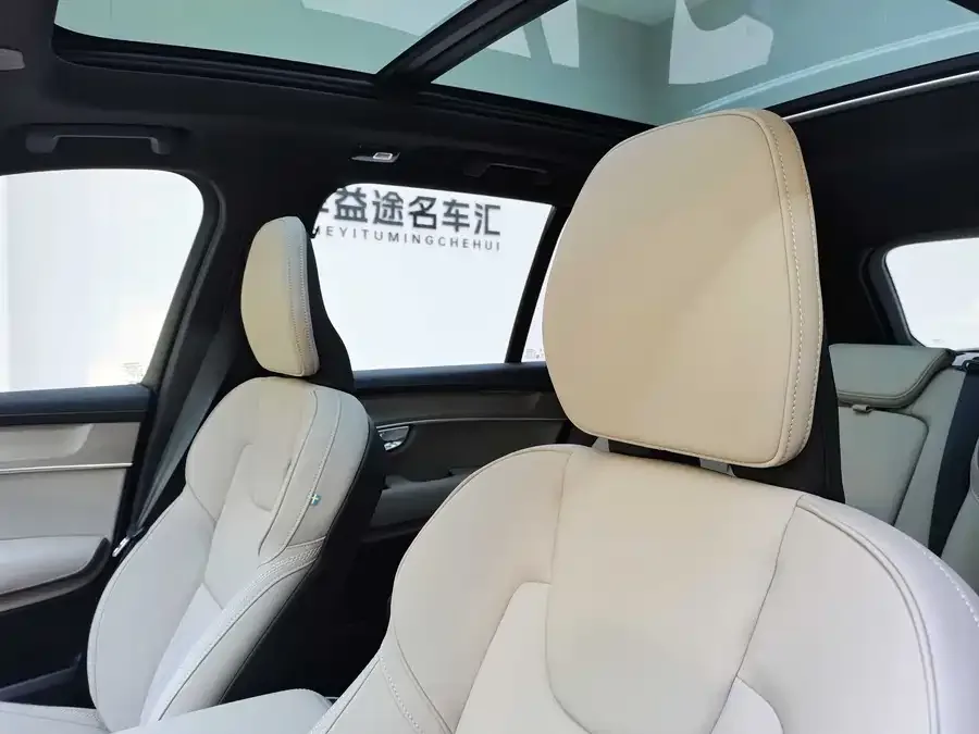 Volvo XC90 2026 B5 AWD Inscription Luxury 5-seater 2026 — миниатюра 3