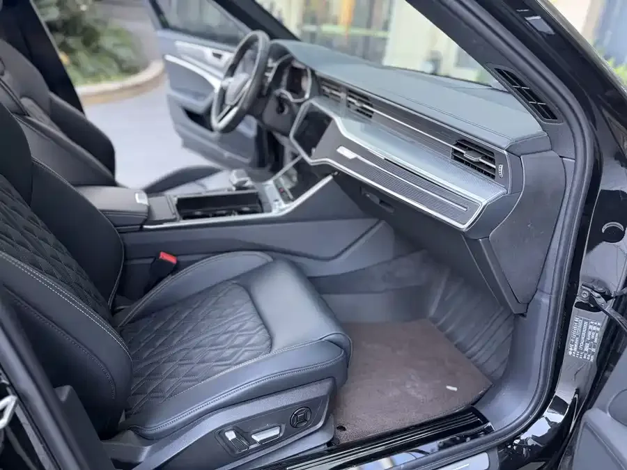 Audi A6L 2025 45 TFSI Selected Dynamic Edition 2025 — миниатюра 2