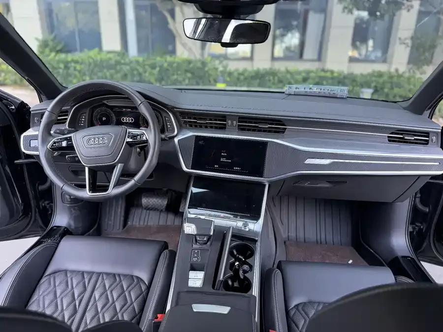 Audi A6L 2025 45 TFSI Selected Dynamic Edition 2025 — миниатюра 4