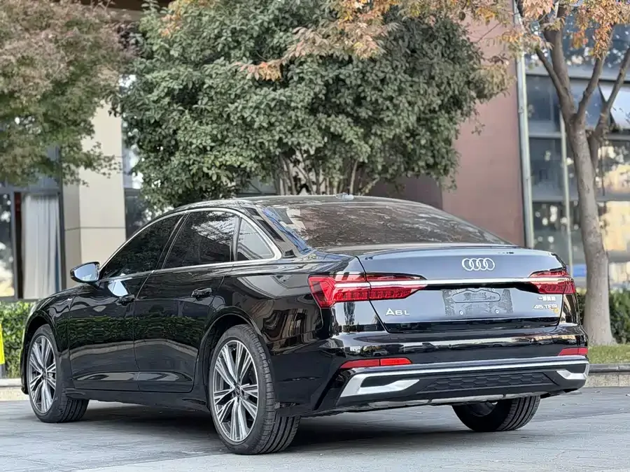 Audi A6L 2025 45 TFSI Selected Dynamic Edition 2025 — миниатюра 5