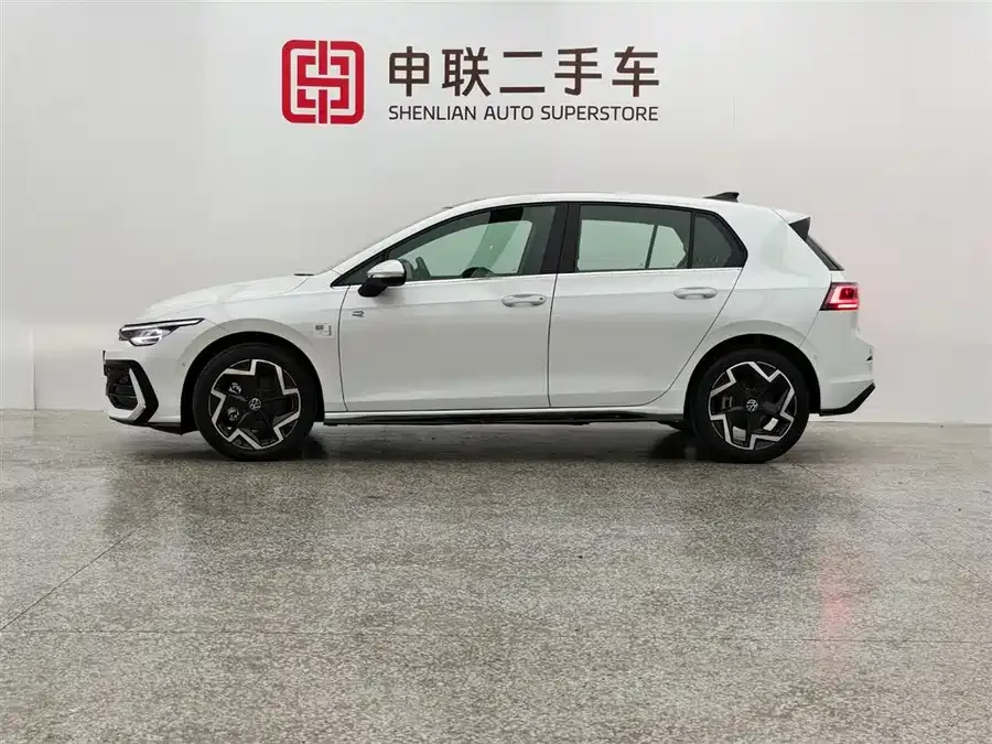 Volkswagen Golf Golf 2025 300TSI R-Line 2026 — миниатюра 2
