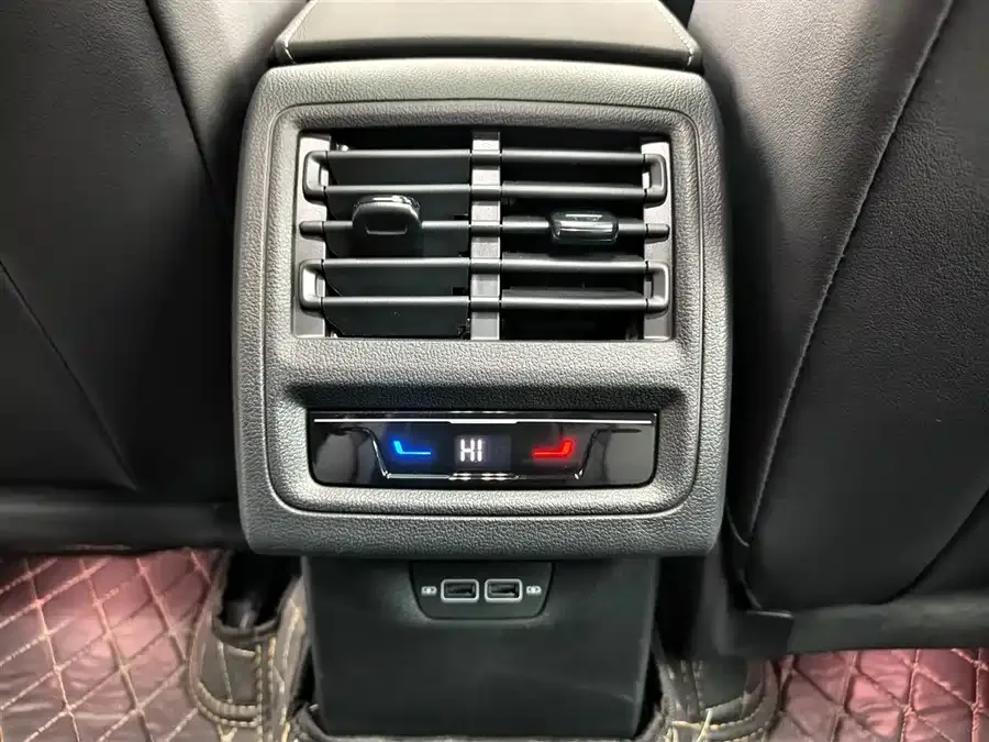 Volkswagen Golf Golf 2025 300TSI R-Line 2026 — миниатюра 3