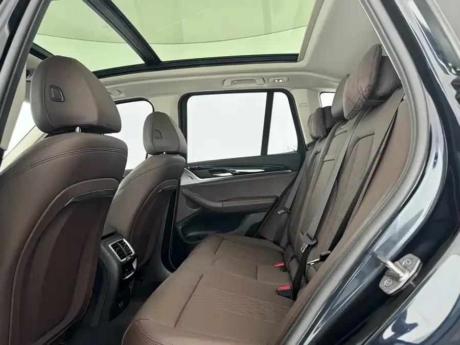 BMW X3 2022 facelift xDrive25i M Sport package 2023 — миниатюра 3