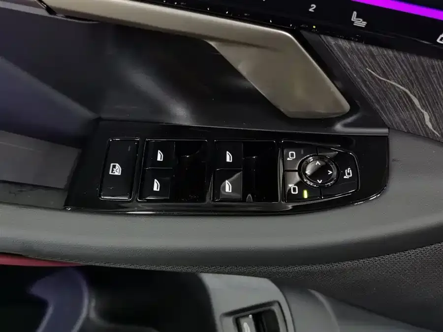 BMW 5 Series BMW 5 Series 2025 530Li Exclusive M Sport Package 2025 — миниатюра 3